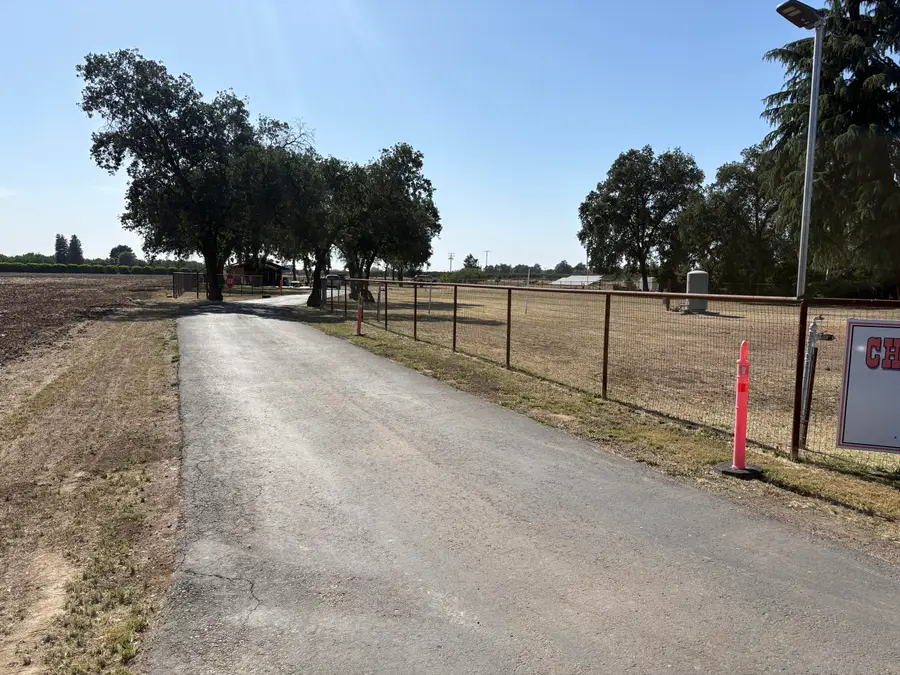 32171 Road 160, Ivanhoe, CA 93235 - #2