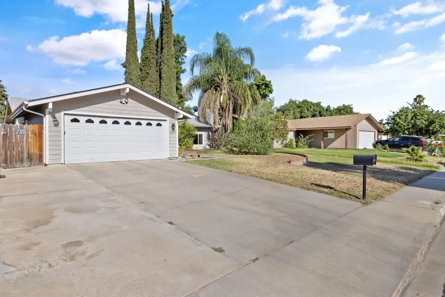 1832 S Atwood Street, Visalia, CA 93277 - #3