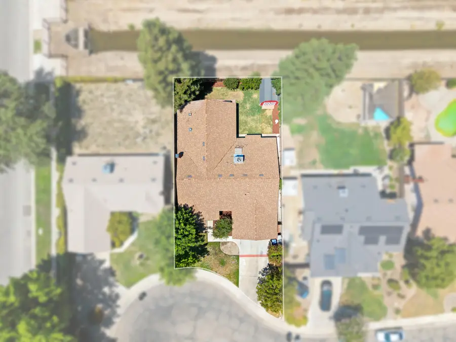 6032 W Howard Court, Visalia, CA 93277 - #2