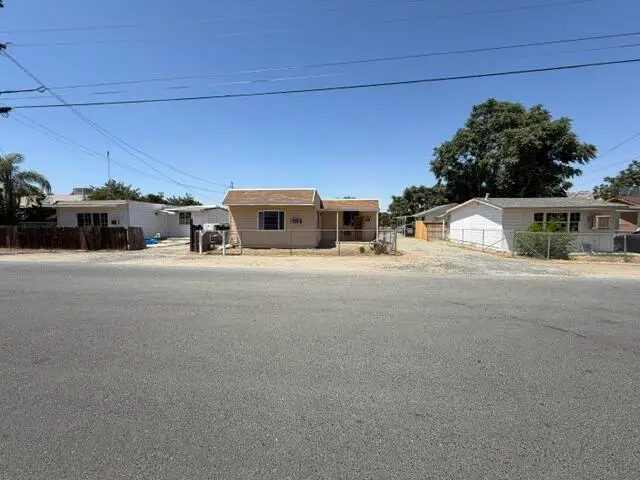 844 E River Avenue, Porterville, CA 93257 - #2