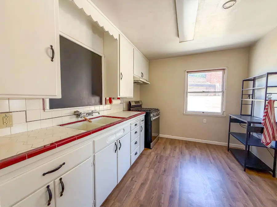 519 N N Place, Tulare, CA 93274 - #2