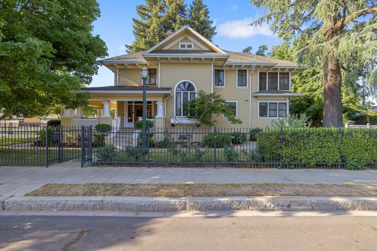 631 N Encina Street, Visalia, CA 93291 - #1