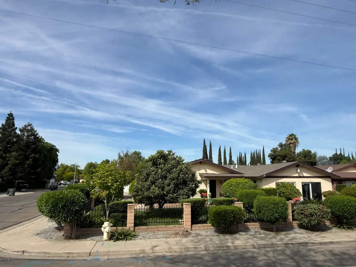 1047 S Linwood Street, Visalia, CA 93277 - #1