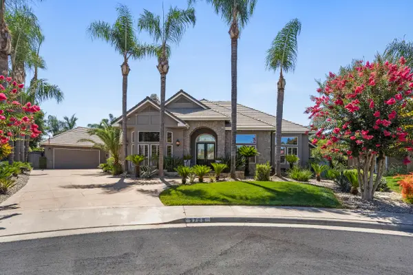 5709 W Seeger Court, Visalia, CA 93277