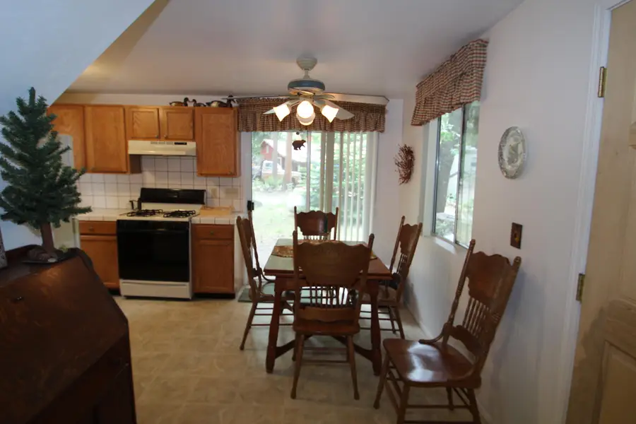 565 Trails End, Springville, CA 93265 - #3
