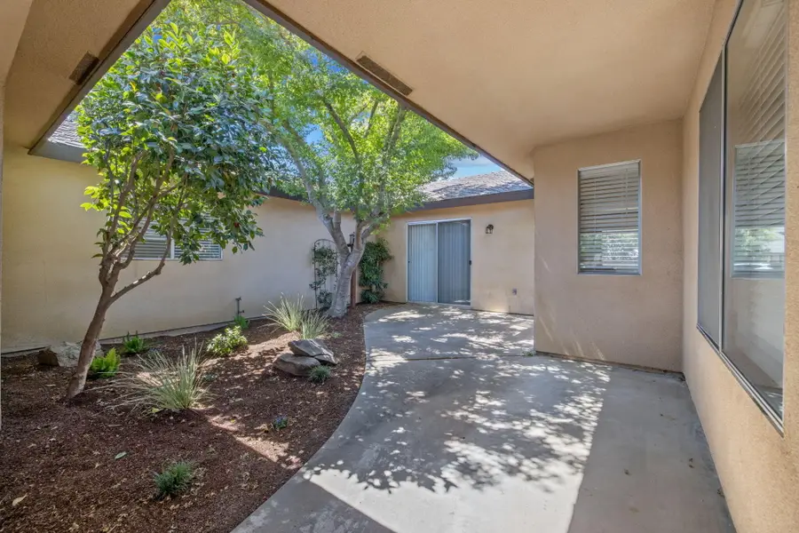 2324 E Harvard Court, Visalia, CA 93292 - #3