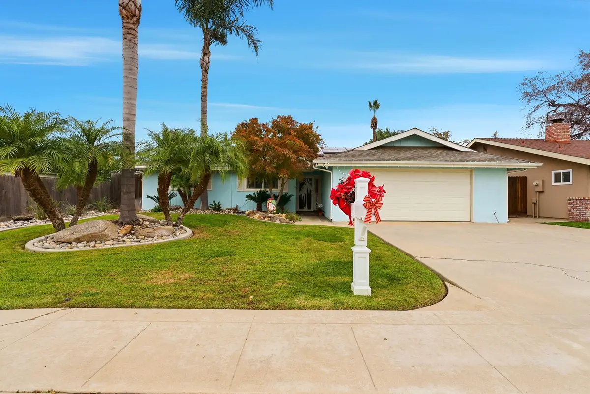 2544 W Harter Avenue, Visalia, CA 93277 - #1
