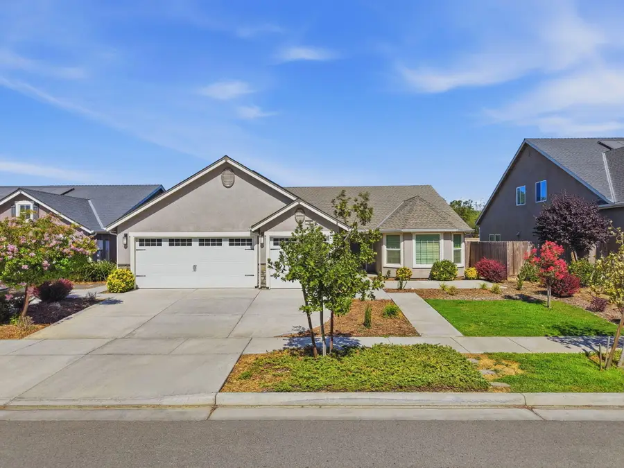 2081 Madeline Drive, Hanford, CA 93230 - #2