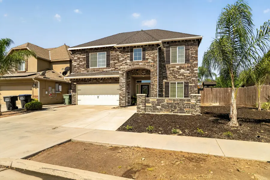 2211 N Divisadero Street, Visalia, CA 93291 - #3