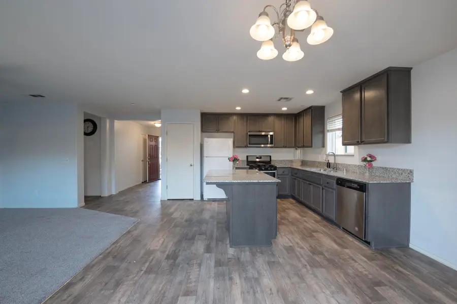 2149 E Sweet Avenue, Visalia, CA 93292 - #2
