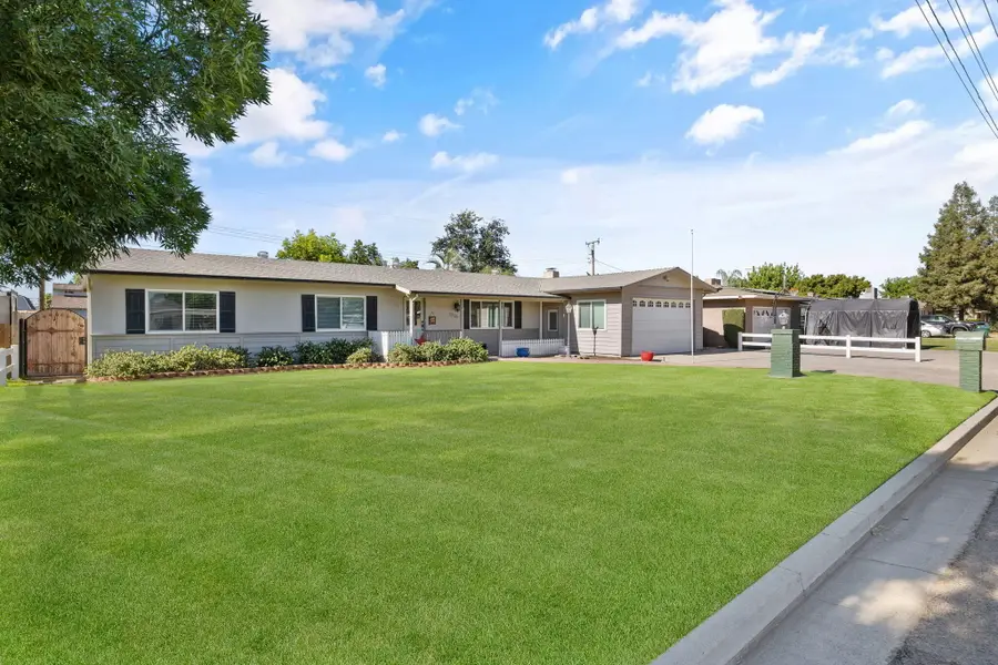 1716 E Academy Avenue, Tulare, CA 93274 - #2