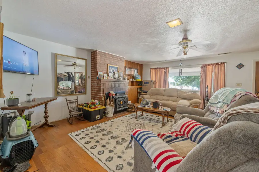 32865 Pleasant Oak Drive, Springville, CA 93265 - #2
