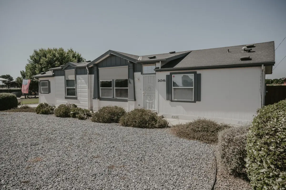 24346 Avenue 106, Terra Bella, CA 93270 - #1