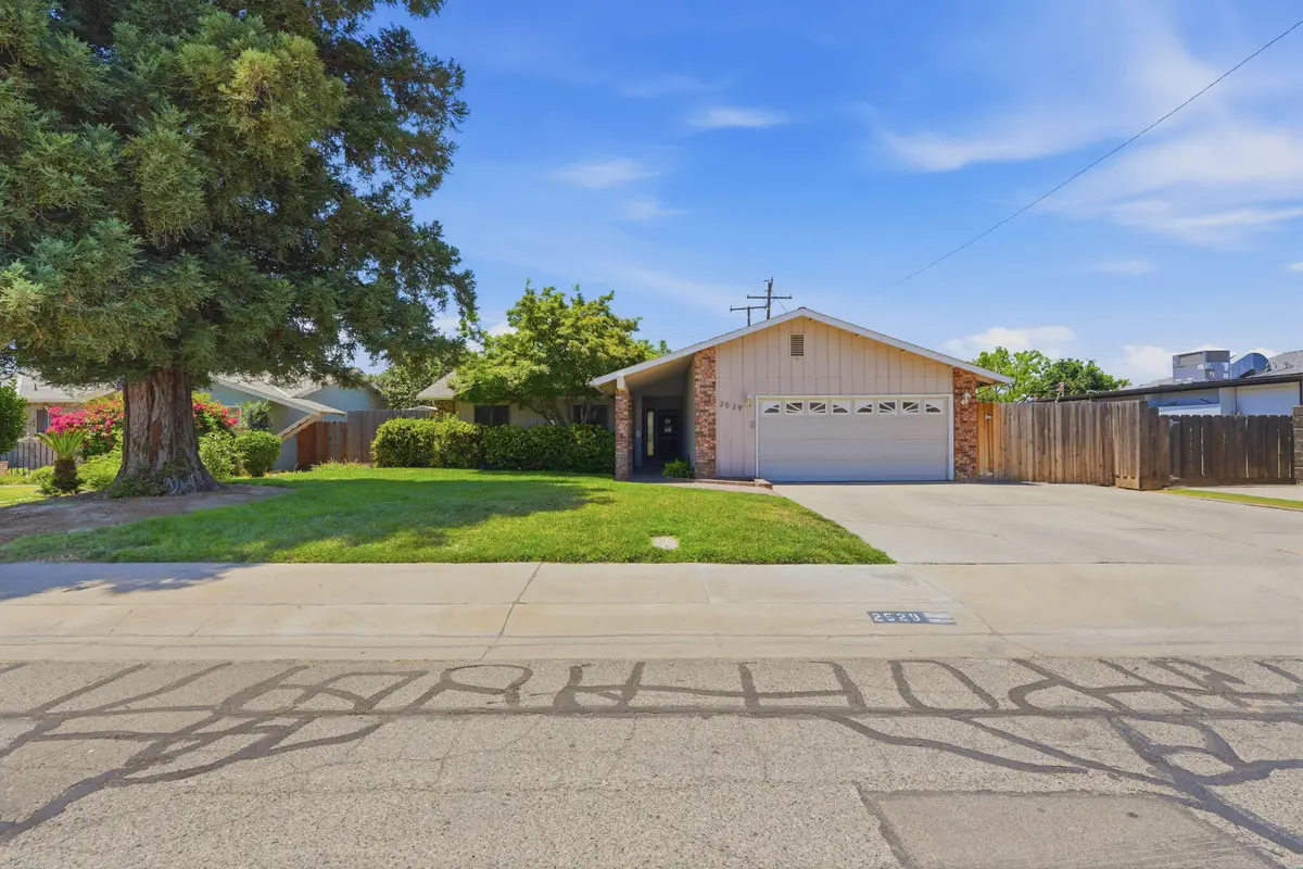 2529 S Divisadero Street, Visalia, CA 93277 - #1