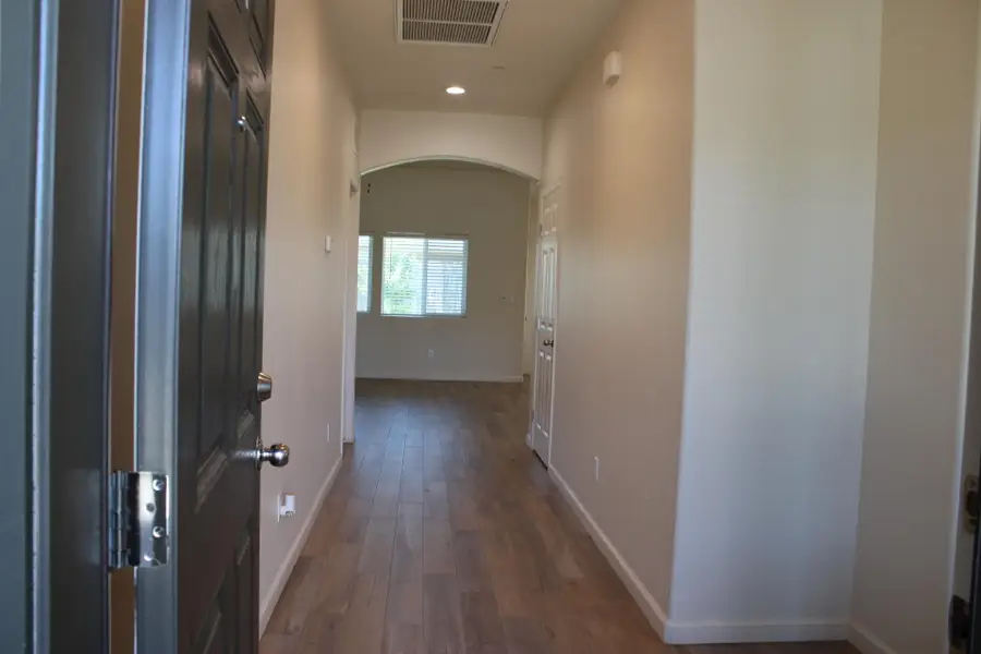 493 W Richard Avenue, Porterville, CA 93257 - #2