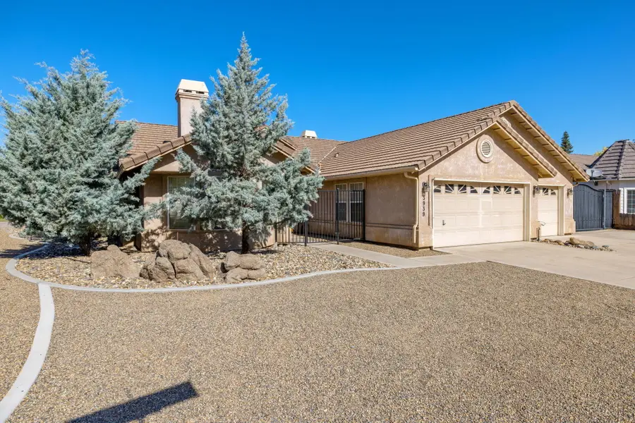 3939 S Vickie Court, Visalia, CA 93277 - #3