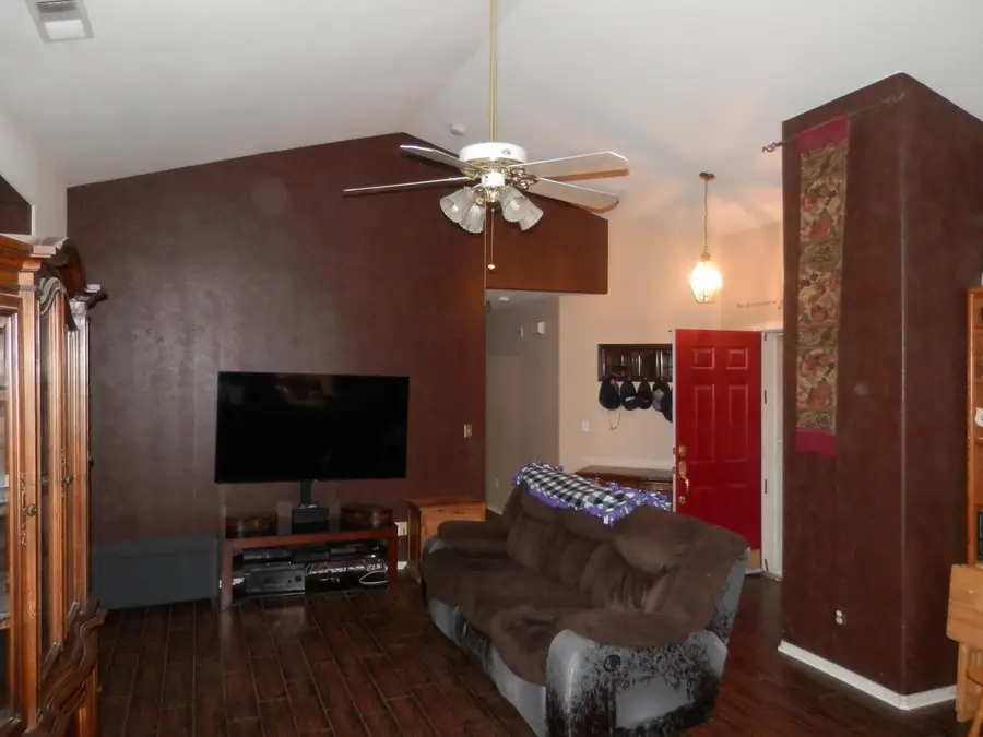3134 Tarragon Avenue, Hanford, CA 93230 - #2