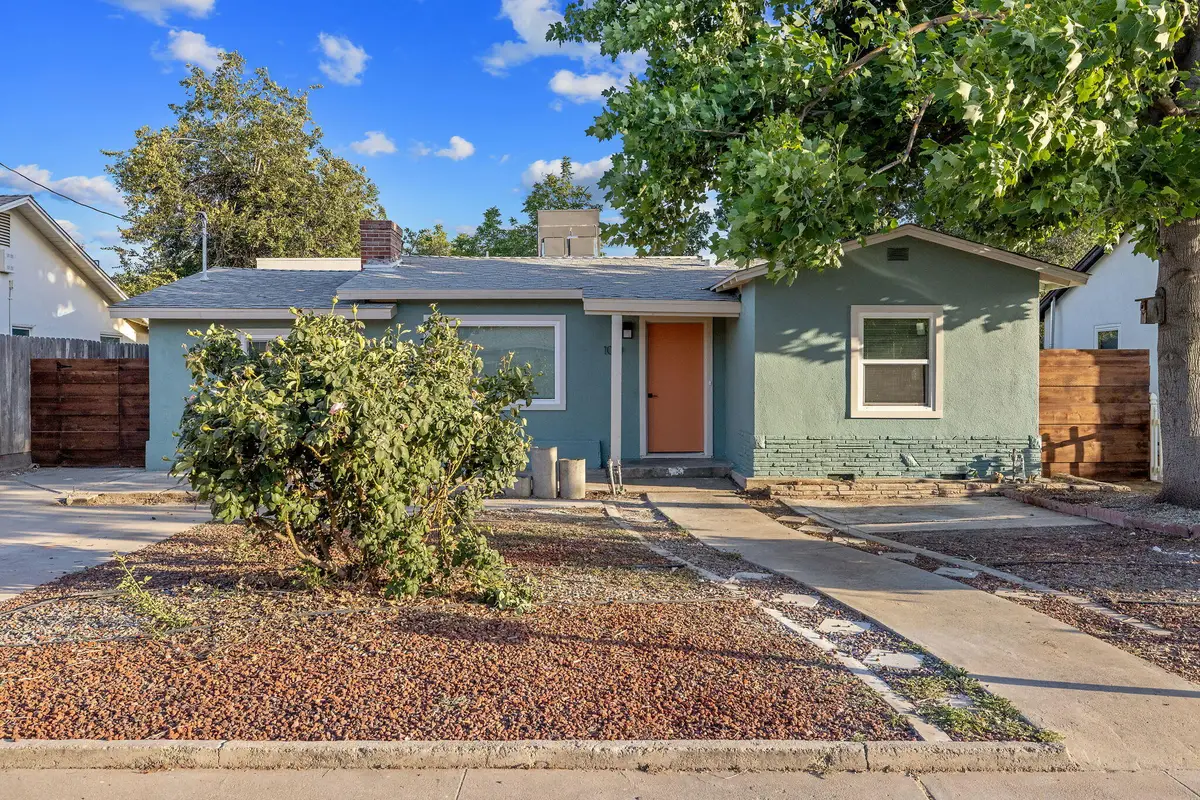 1019 E Laurel Avenue, Visalia, CA 93292 - #1
