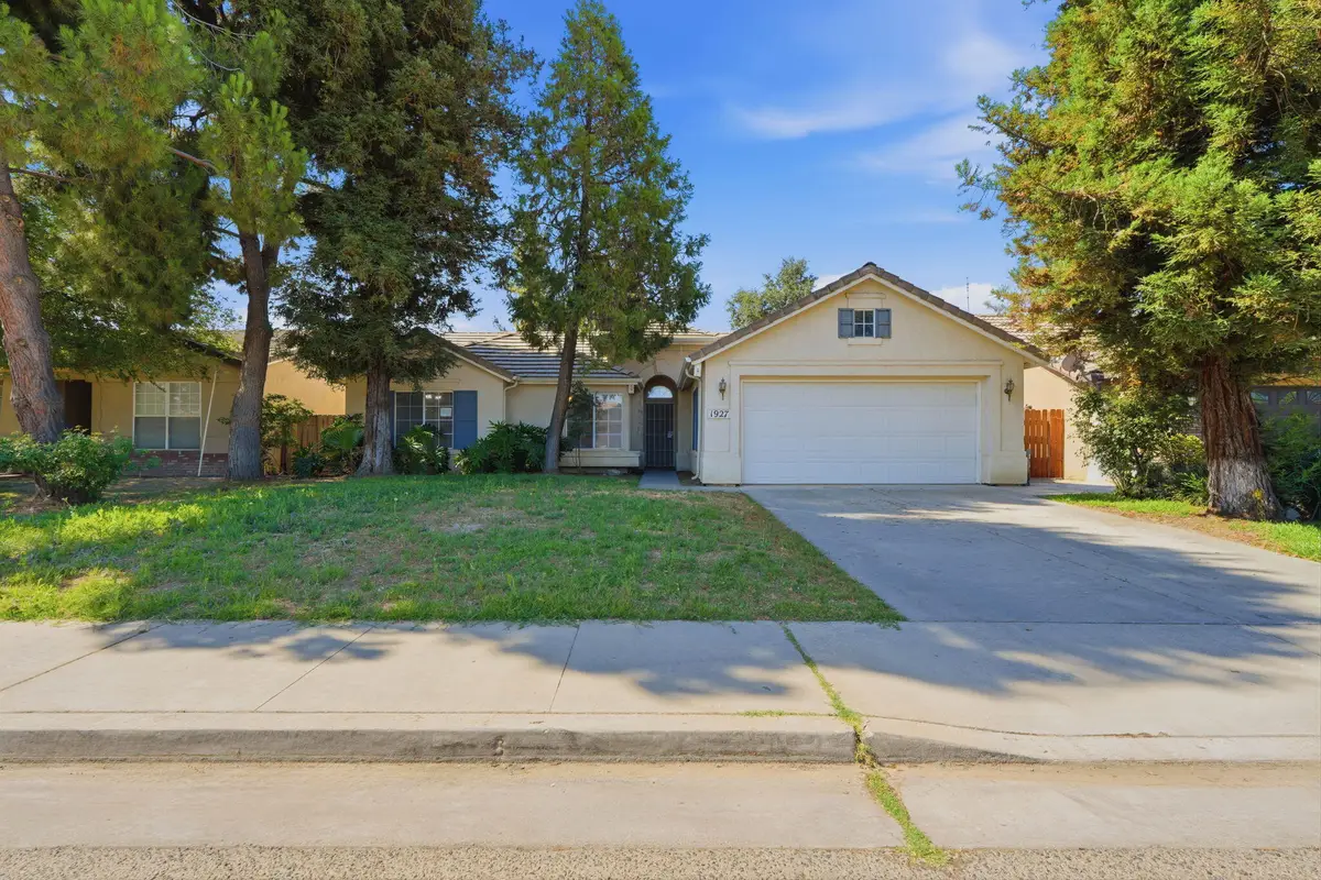 1927 W Monache Avenue, Porterville, CA 93257 - #1