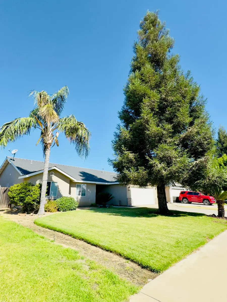 1009 S Elverta Street, Visalia, CA 93292 - #2