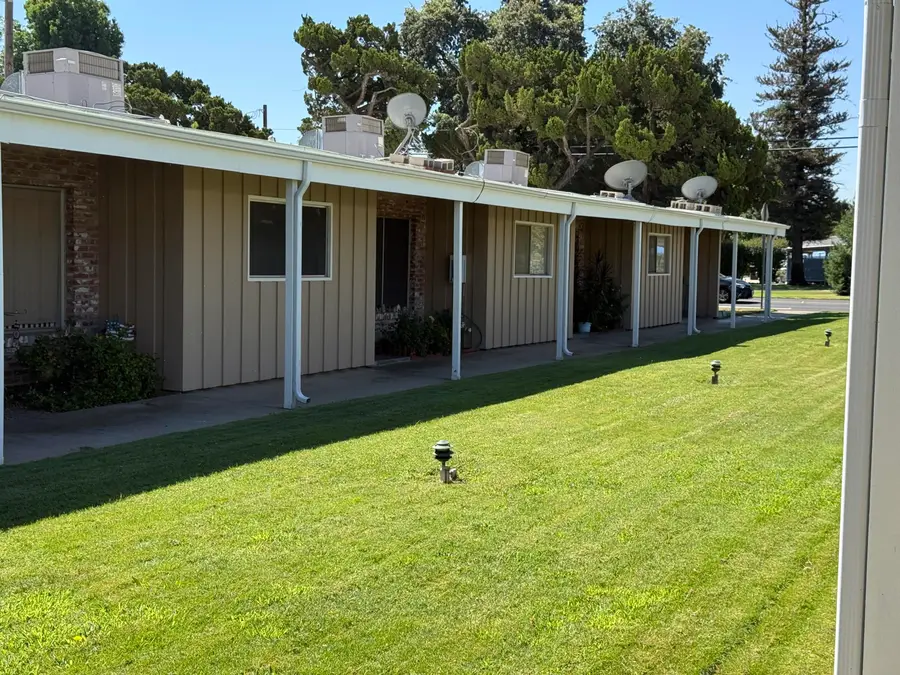 1220 W Tulare Avenue, Visalia, CA 93277 - #2