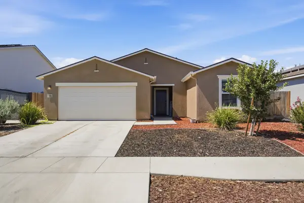 1018 E Elkhorn Avenue, Visalia, CA 93292