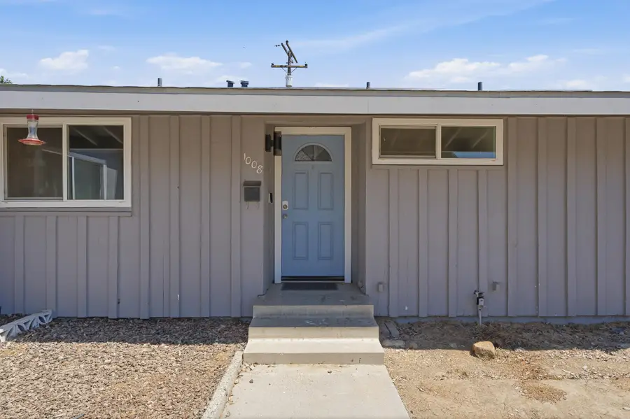 1008 E Myrtle Street, Hanford, CA 93230 - #3