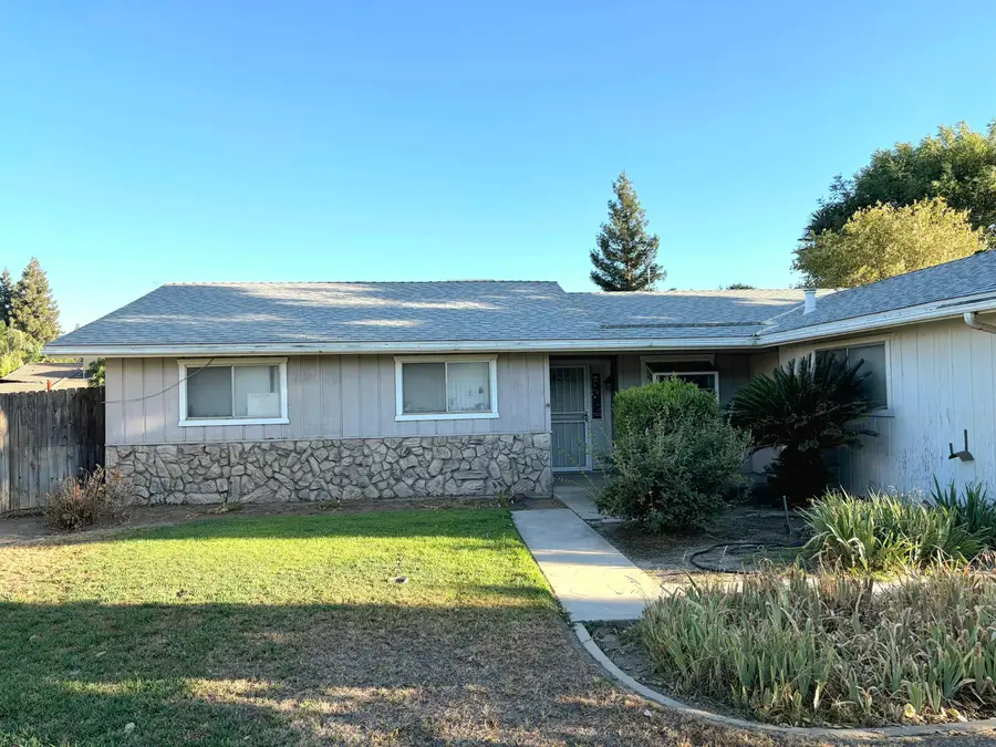 3823 W Cherry Avenue, Visalia, CA 93277 - #2