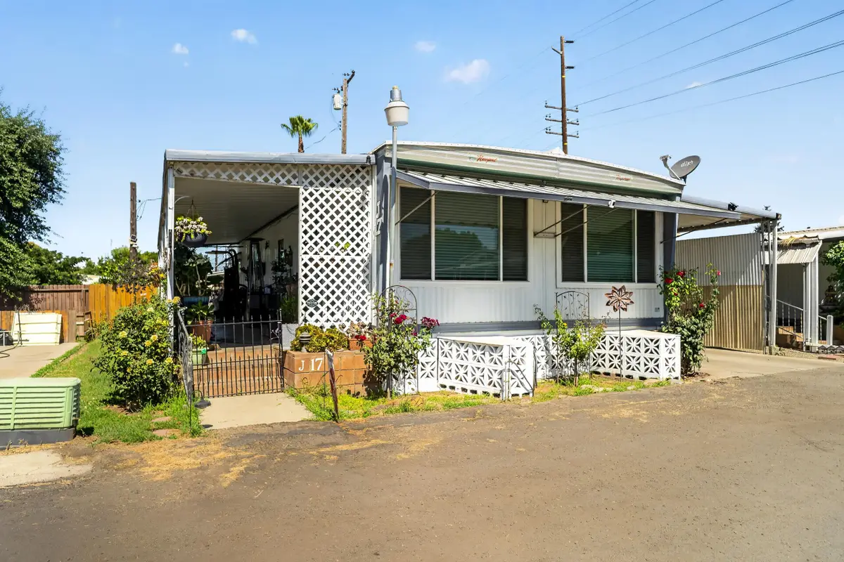2120 S Santa Fe Ave #Sp J17, Visalia, CA 93292 - #1