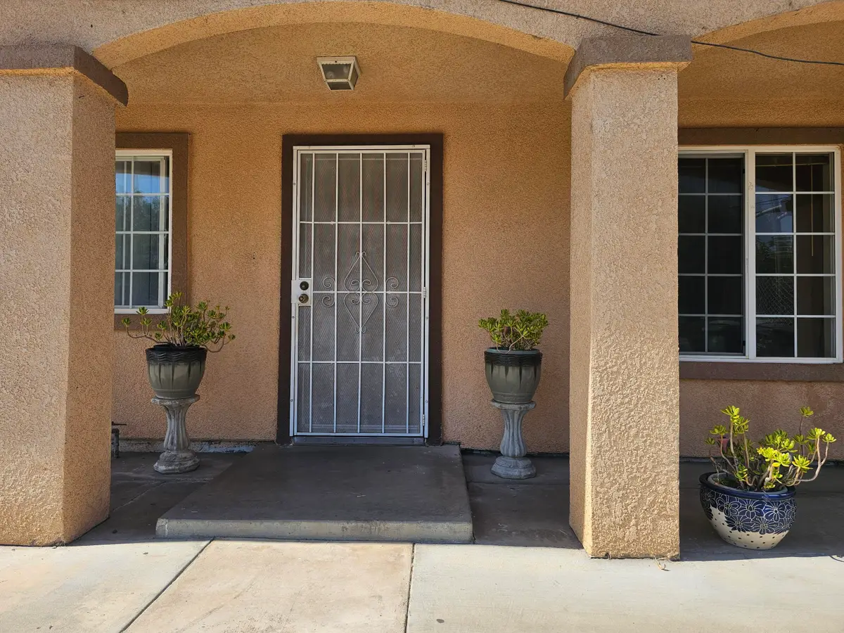 1104 W Westfield Avenue, Porterville, CA 93257 - #1