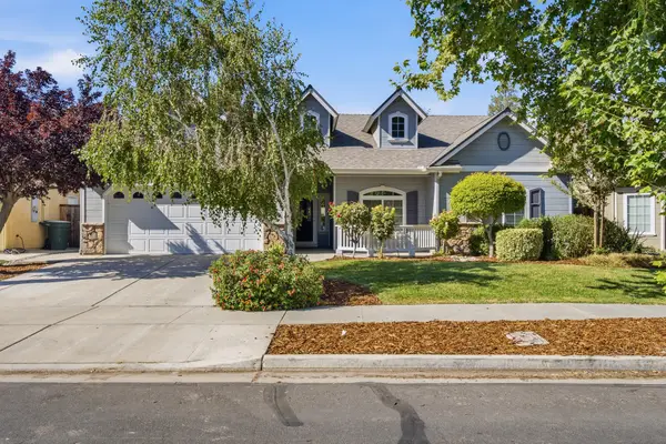 3126 W Connelly Avenue, Visalia, CA 93291