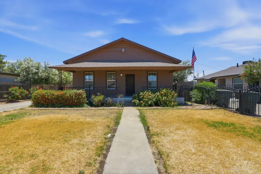 1009 W Grove Avenue, Visalia, CA 93291 - #2