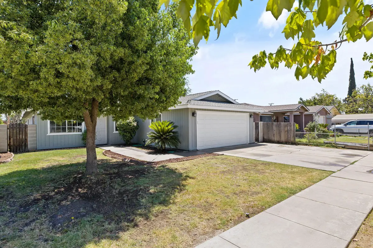 642 S P Street, Tulare, CA 93274 - #1