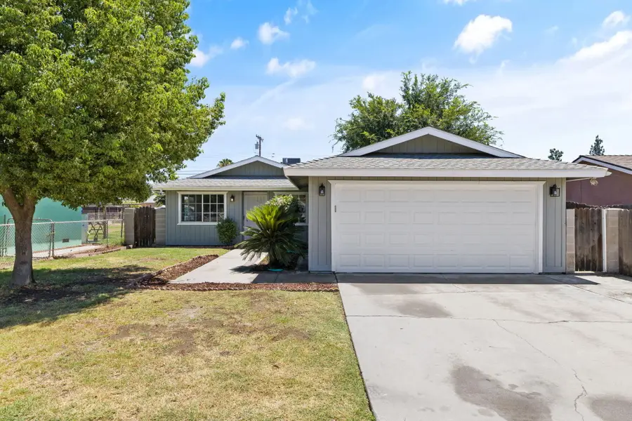642 S P Street, Tulare, CA 93274 - #2