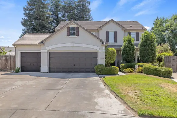 3136 S Peppertree Court, Visalia, CA 93277