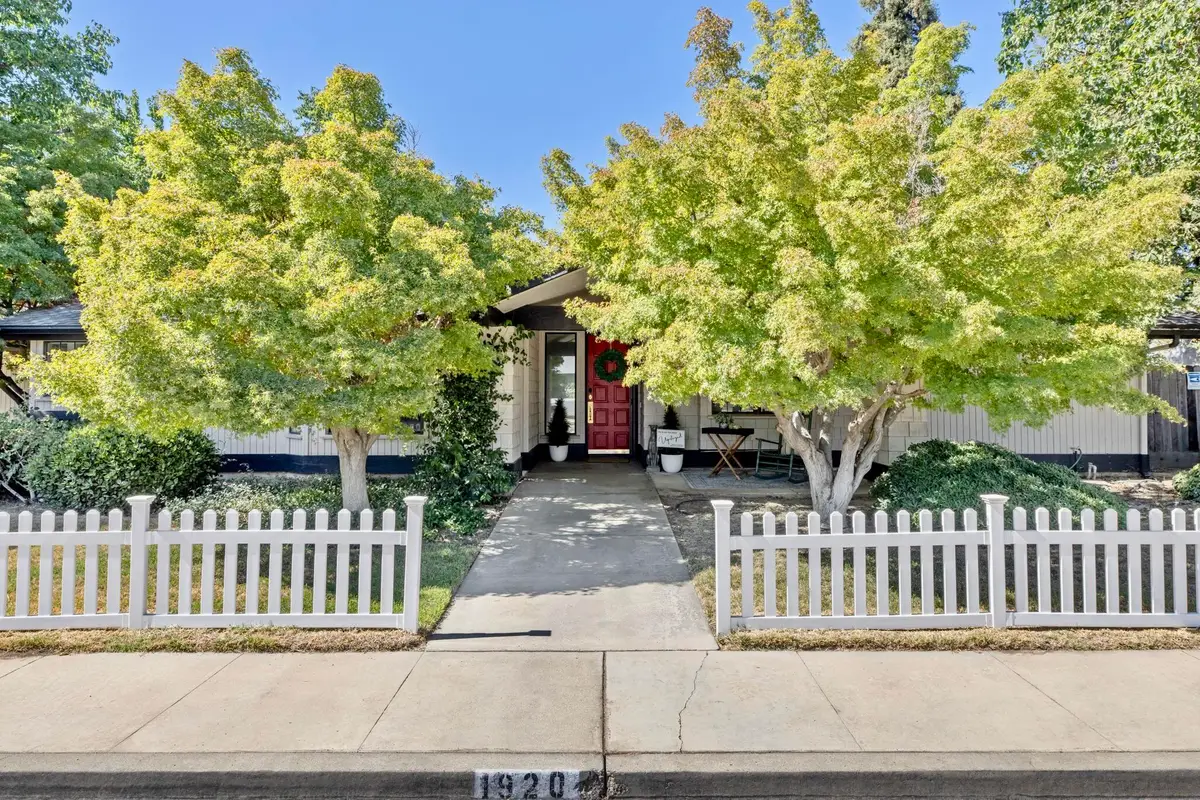 1920 E Paradise Avenue, Visalia, CA 93292 - #1