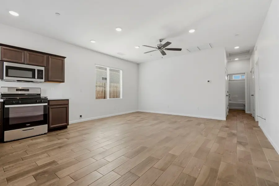 554 Green Lane, Lemoore, CA 93245 - #2