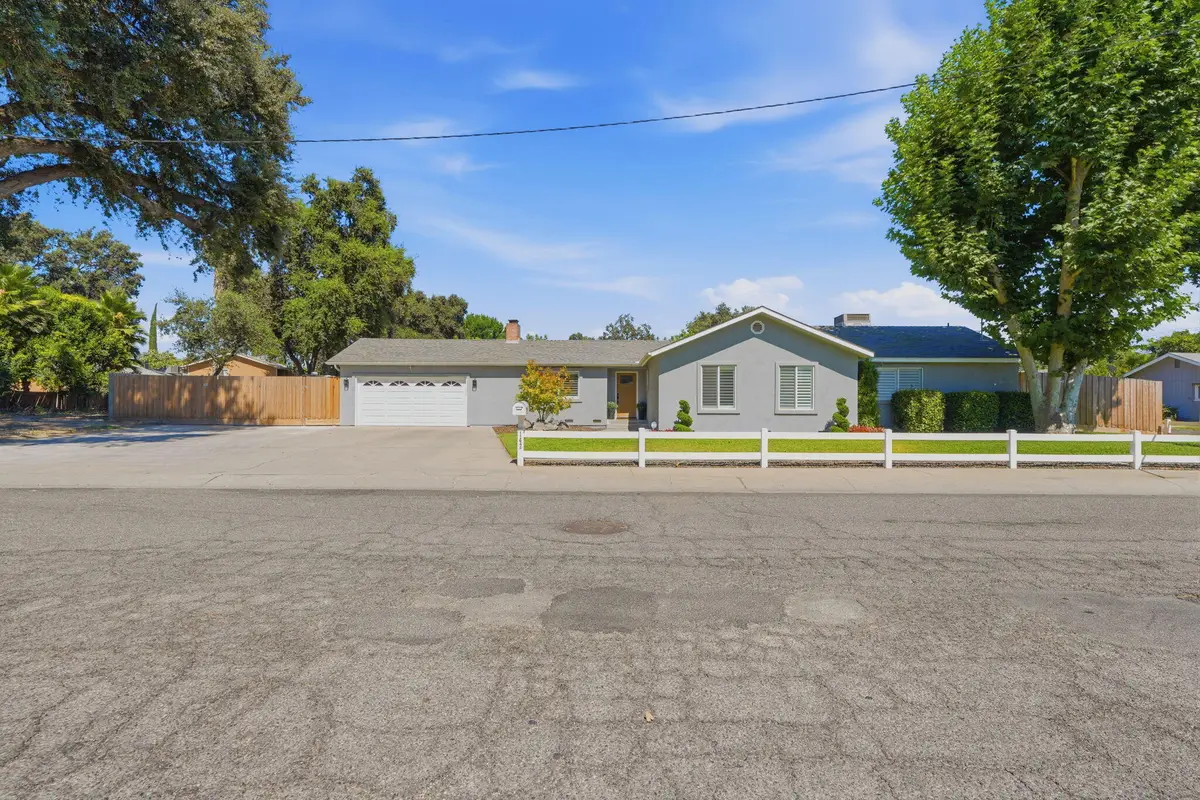 142 N Crenshaw Street, Visalia, CA 93291 - #1