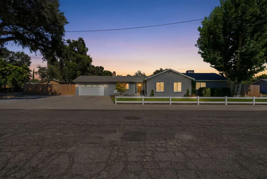 142 N Crenshaw Street, Visalia, CA 93291 - #2
