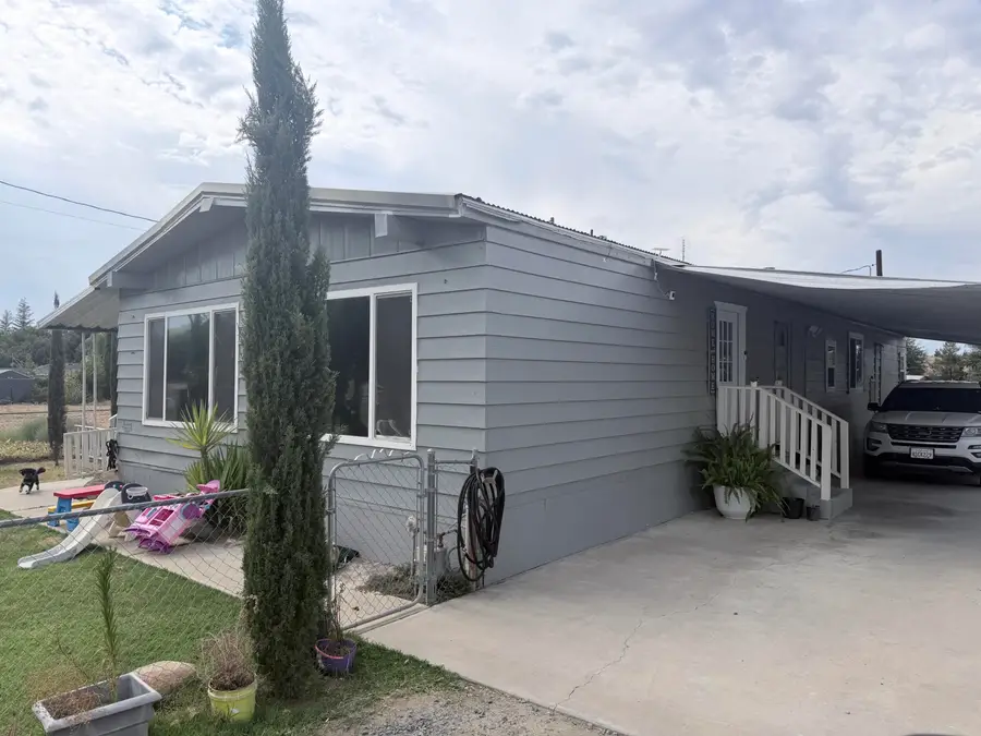 2278 W Henderson Avenue, Porterville, CA 93257 - #3