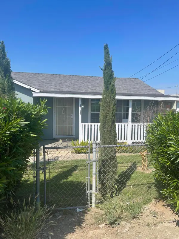 2272 W Henderson Avenue, Porterville, CA 93257