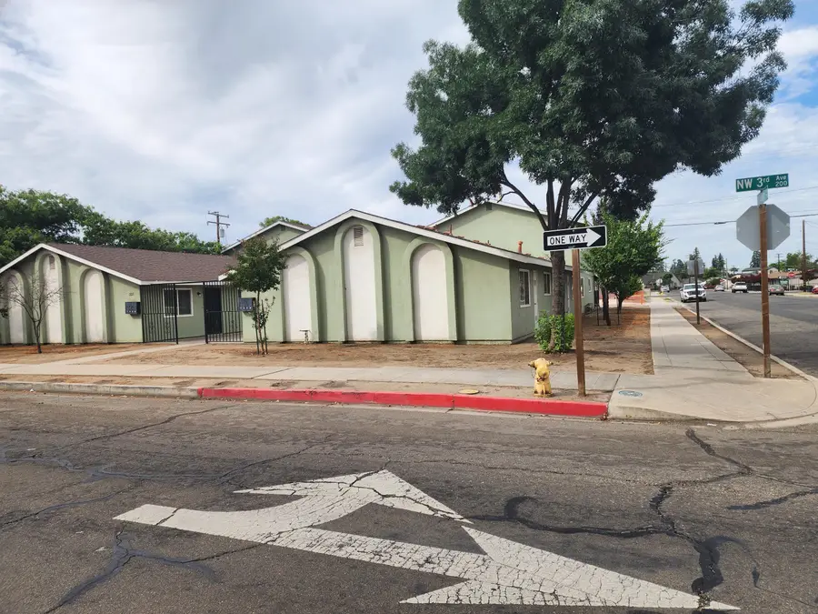 223 NW 3rd Avenue, Visalia, CA 93291 - #2