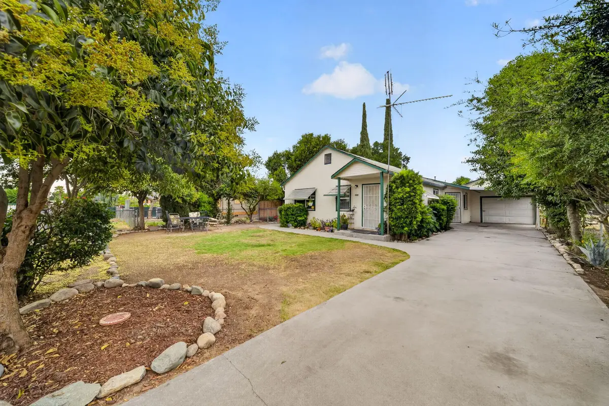 930 W Sweet Avenue, Visalia, CA 93291 - #1