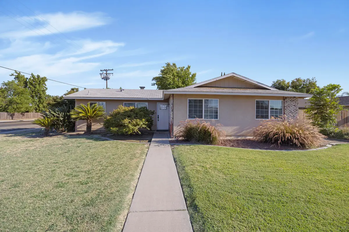 1323 W Seeger Court, Visalia, CA 93277 - #1