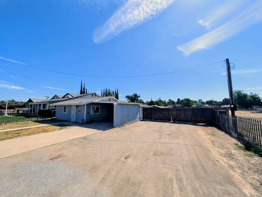 32750 Lincoln Road, Visalia, CA 93291 - #2
