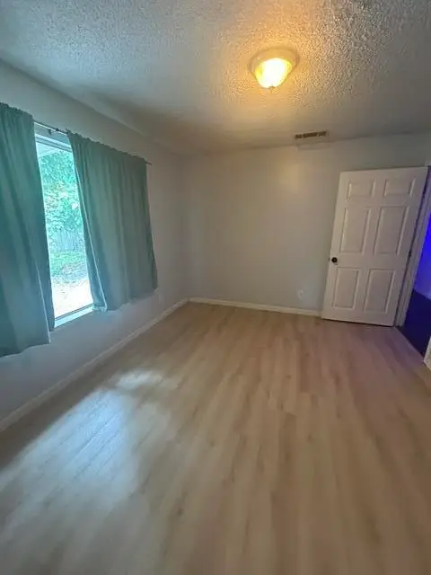 2635 W Monte Vista Avenue, Visalia, CA 93277 - #3