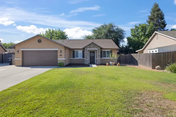 2629 W Brooke Court, Visalia, CA 93291