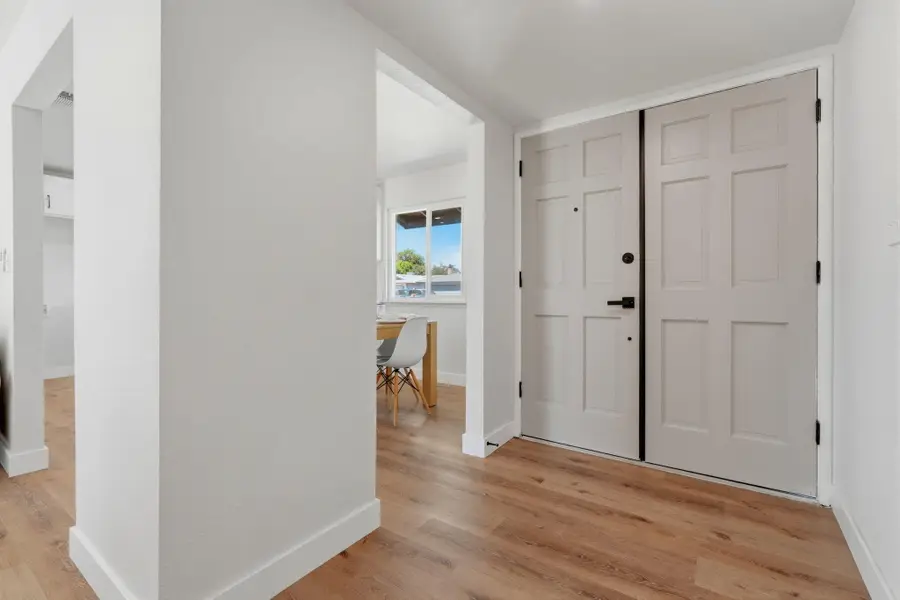 905 S Leila Street, Visalia, CA 93277 - #2