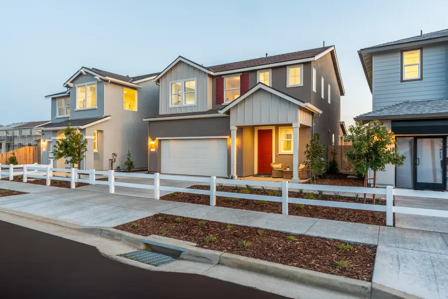 1448 W Prescott Avenue, Visalia, CA 93291 - #3