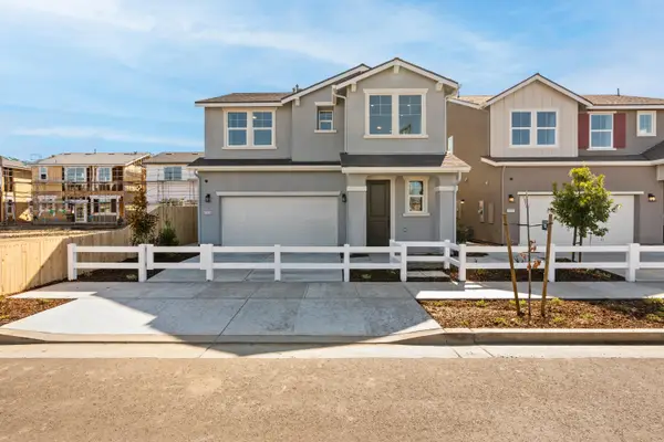 3020 N Hickory Avenue, Visalia, CA 93291